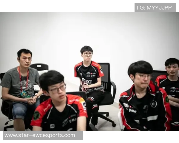 esports最新数据JDG战队在冠军杯积分榜中以52分稳居第一位置展现强劲实力